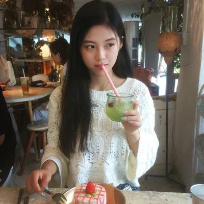 黄金庭院：冬日里的新年愿望